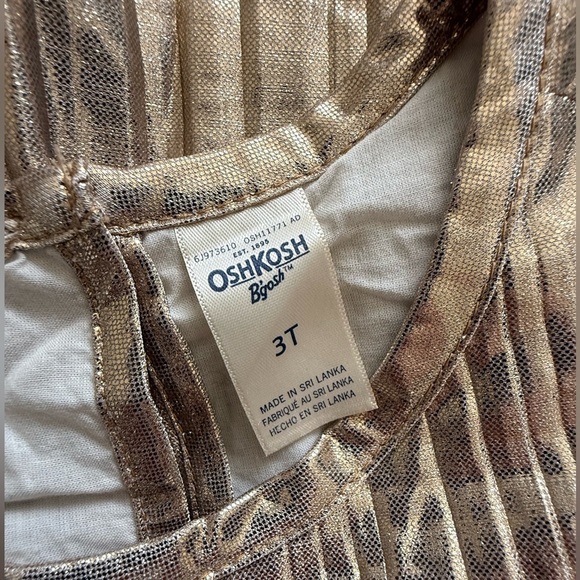 ✨ OshKosh B’gosh Girls 3T Metallic Gold Pleated Party Dress ✨ - Picture 3 of 4